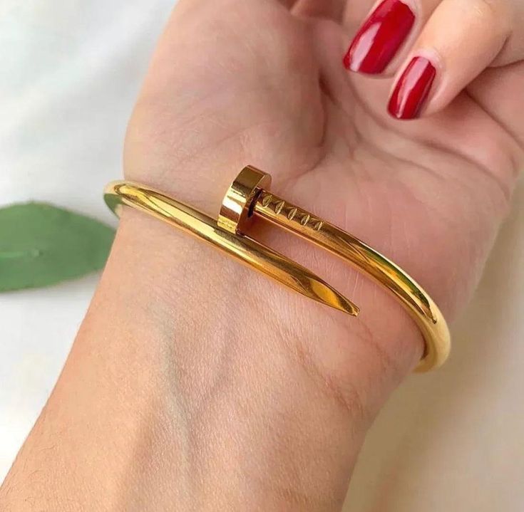 Sleek Gold Cuff Bangle