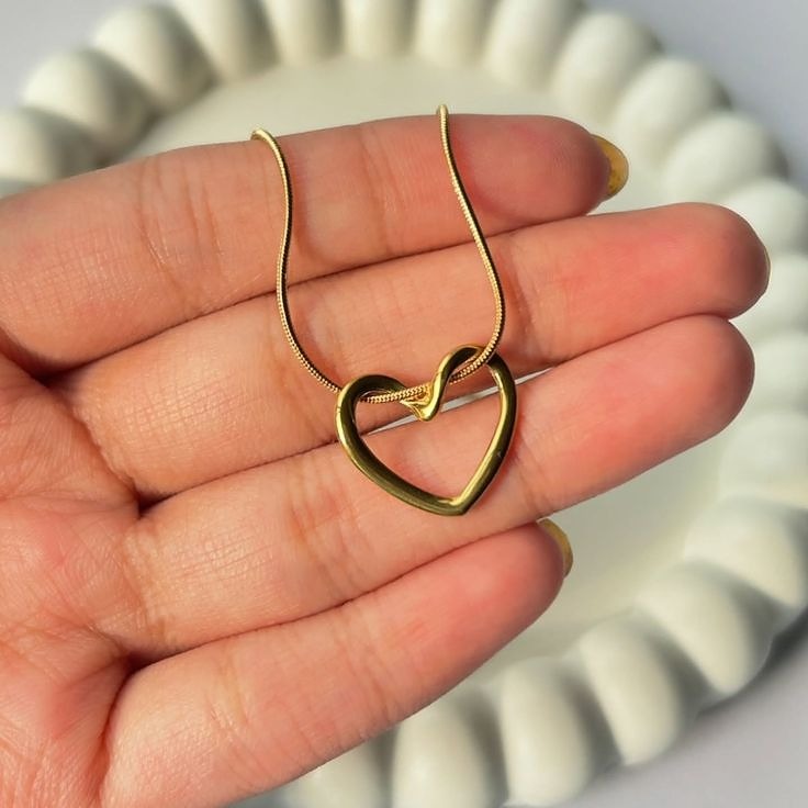 Open Heart Pendant Necklace (Snake Chain)